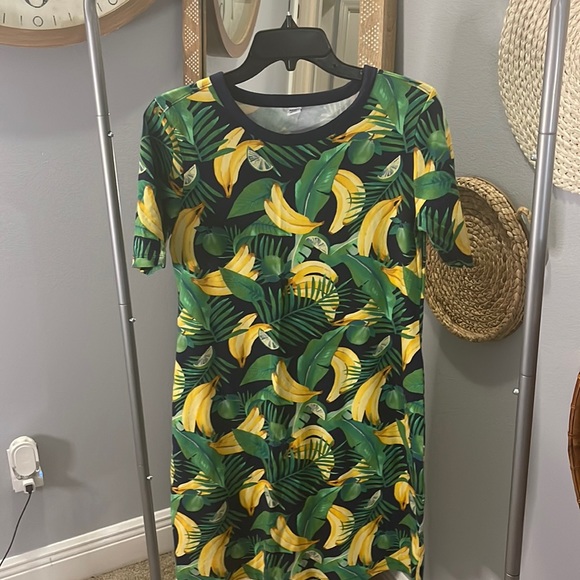 Old Navy Dresses & Skirts - Tropical Dress